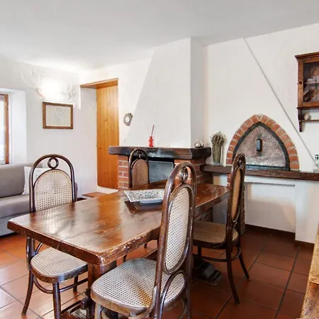 Stone House And Dependance 7 Pers Moltrasio